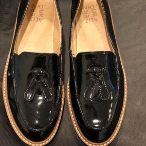 NATURALIZER woman’s shoes. Loafers soft lightweight and comfortable. Size 8